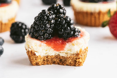 mini cheesecake food photography image
